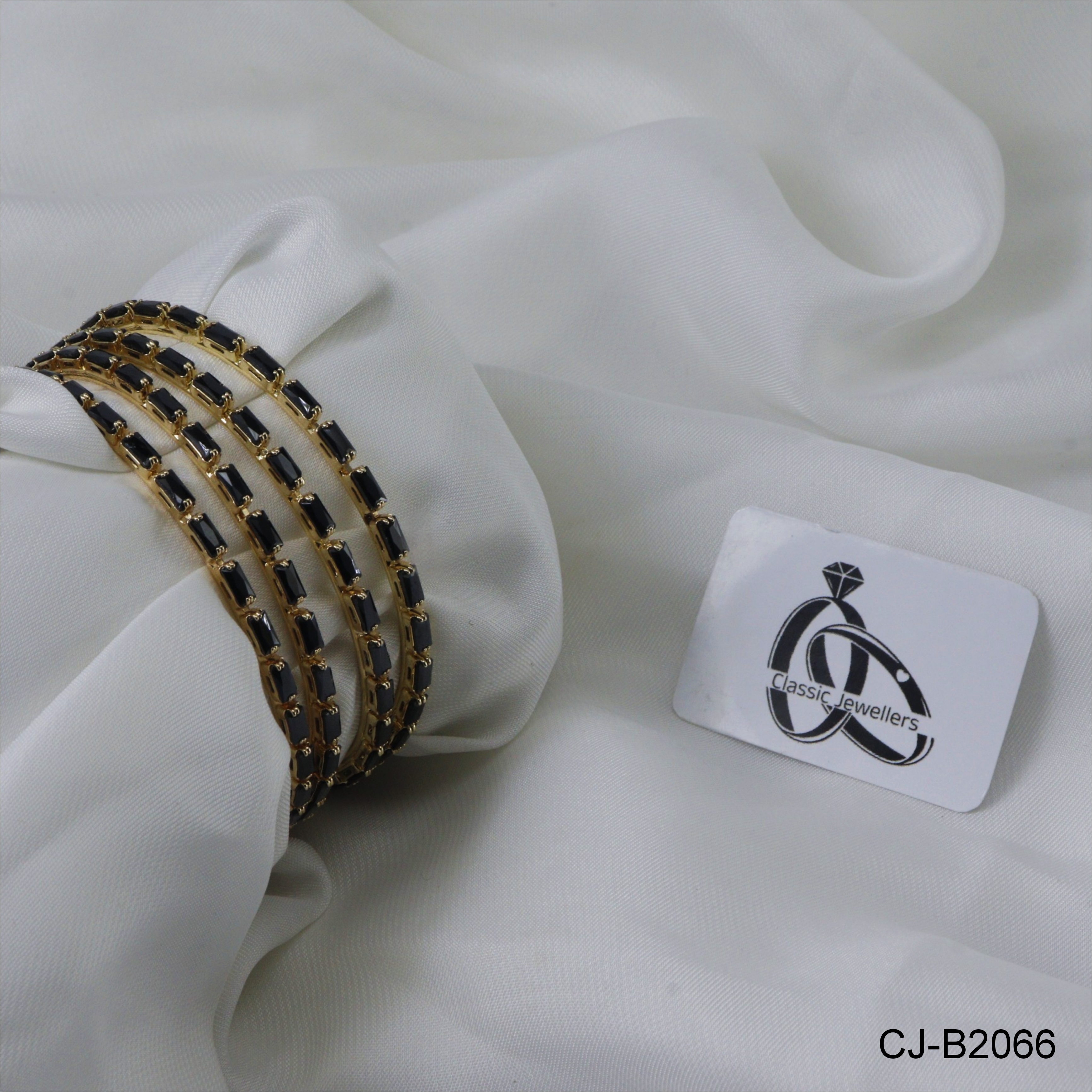 CRYSTAL STOE BANGLES CJ-B2066 (BLACK)